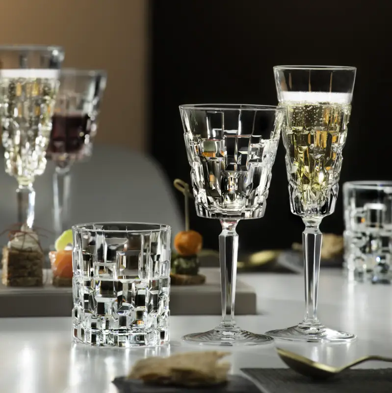 Set 6 Calici da Vino in Cristallo Resistente 20 cl Etna – RCR Prezzo Ridotto